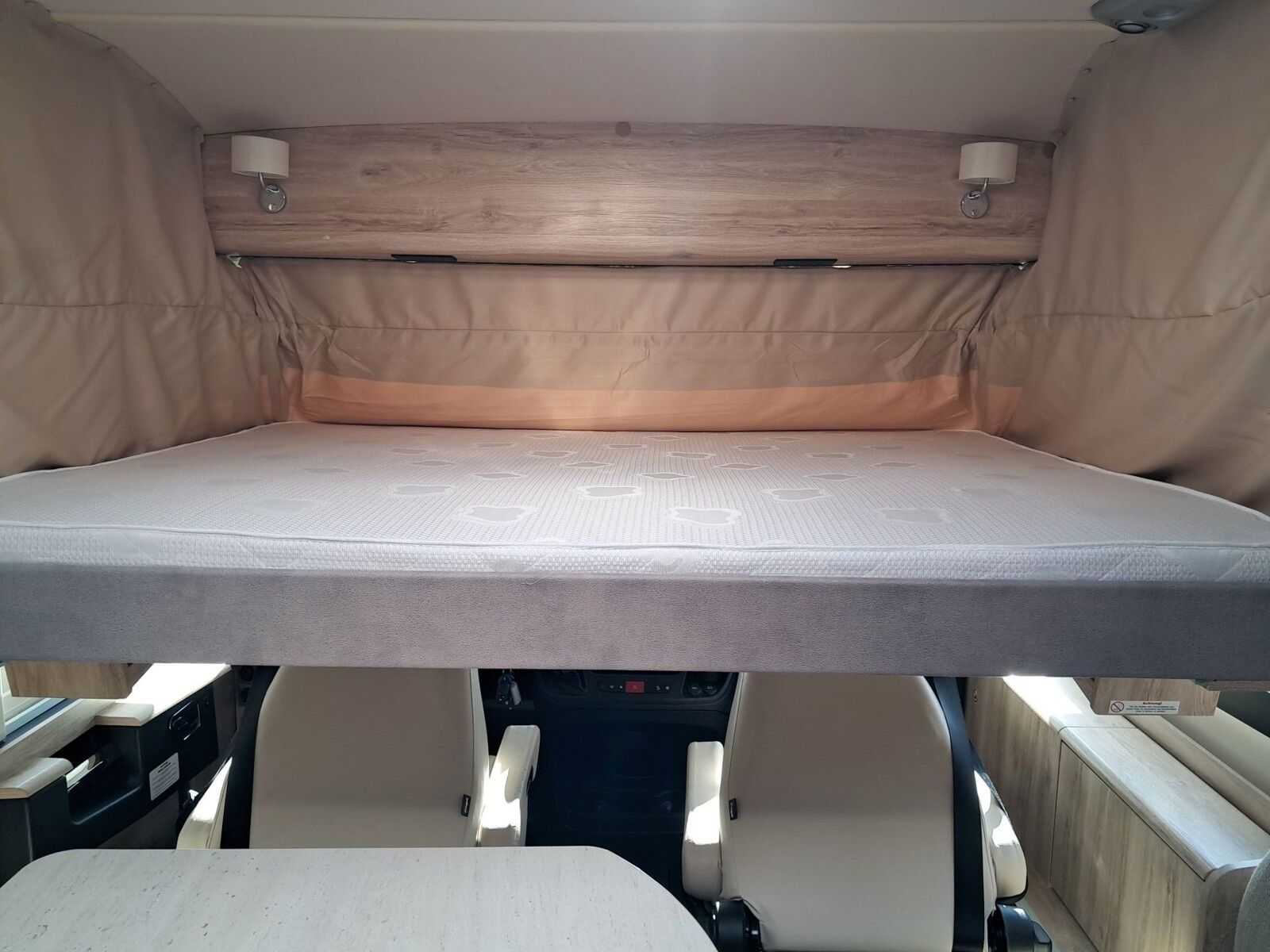 Fahrzeugabbildung Eura Mobil Integra Line 695 QB Markise,Automatik,RK