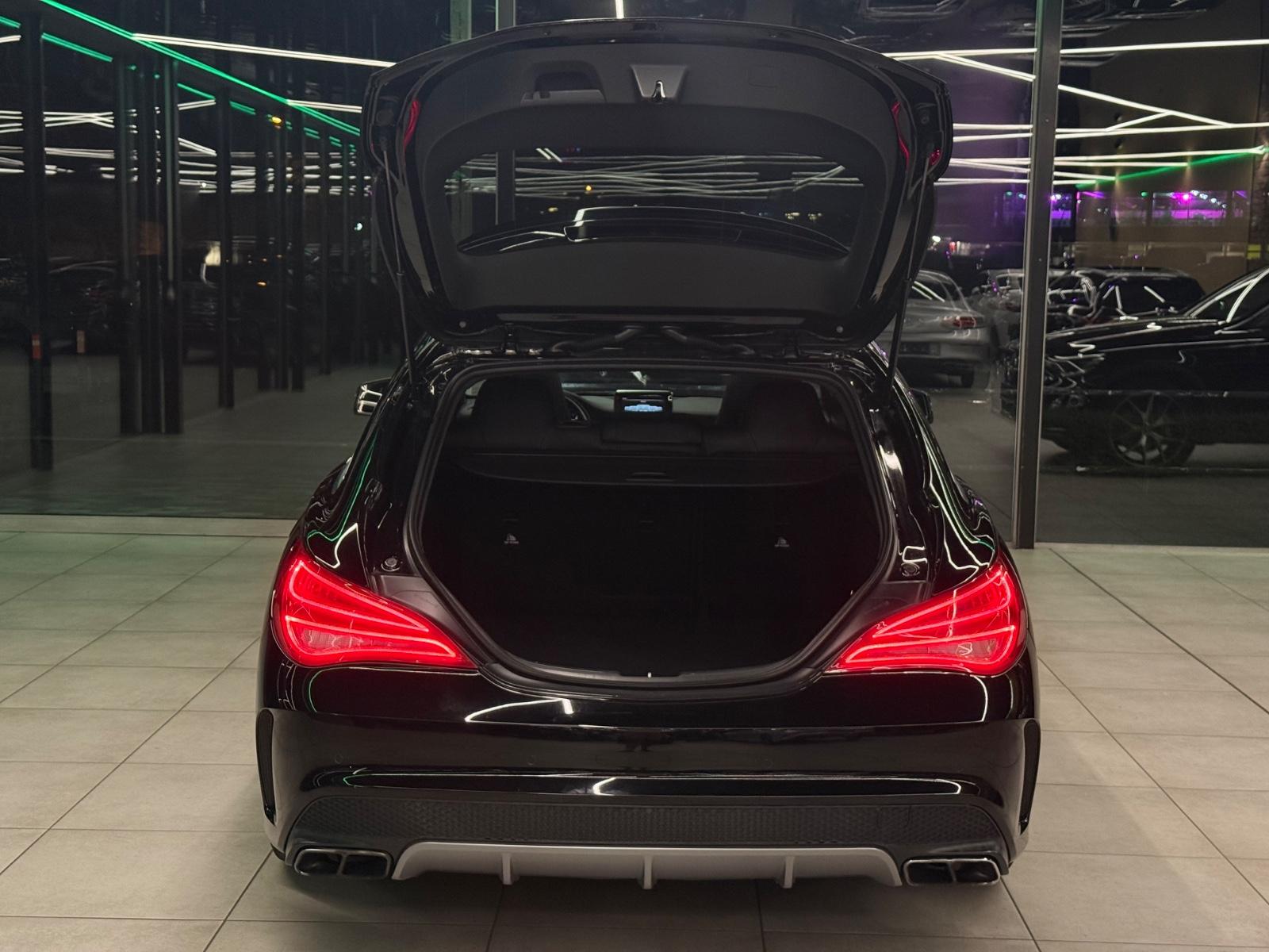 Mercedes-Benz CLA 45 AMG Shooting Brake 381 ch BVA 4Matic / Toit panoramique / Caméra de recul / Cuir / Bi-Xénon