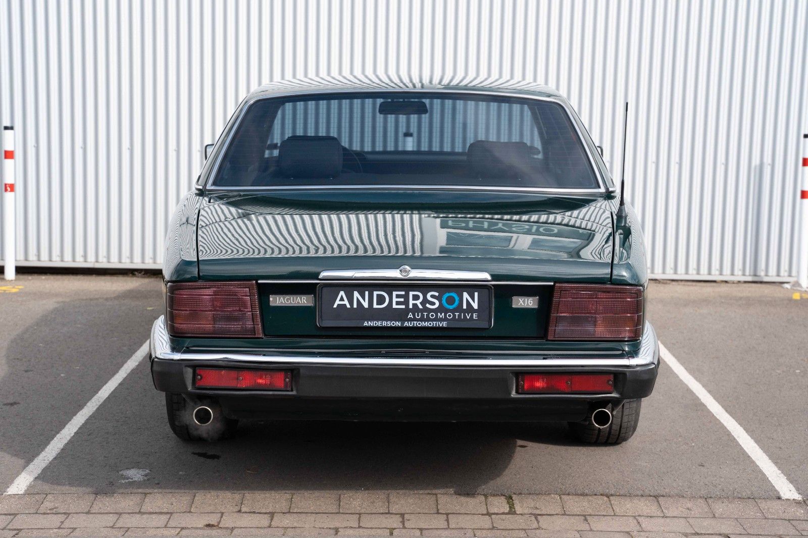 Fahrzeugabbildung Jaguar XJ40