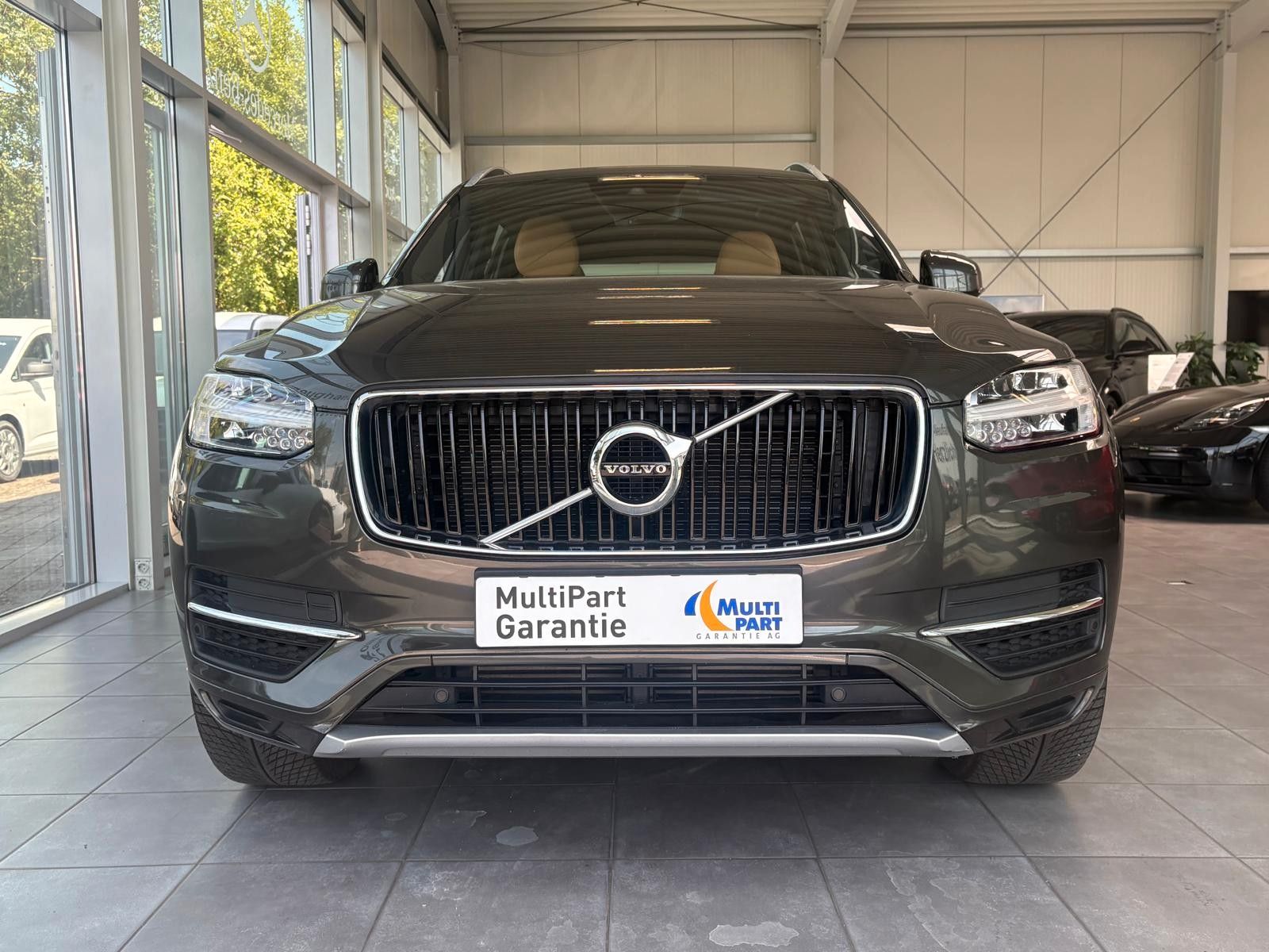 Fahrzeugabbildung Volvo XC 90 XC90 Momentum 2WD 7 sitze volleder, acc