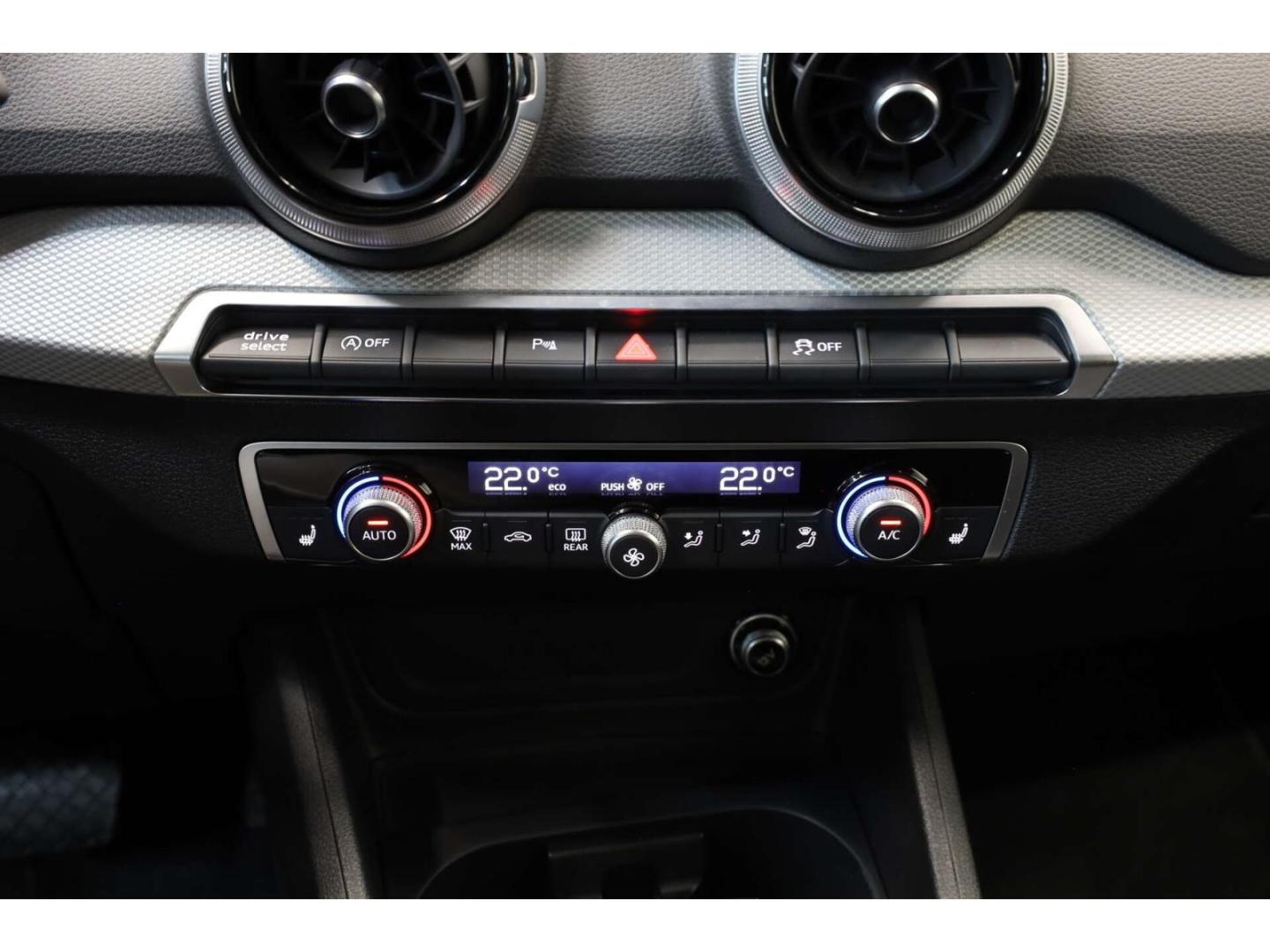 Audi Q2 40 TFSI quattro Advanced NAV/SH/LED/VCP/RFK, миниатюра 17