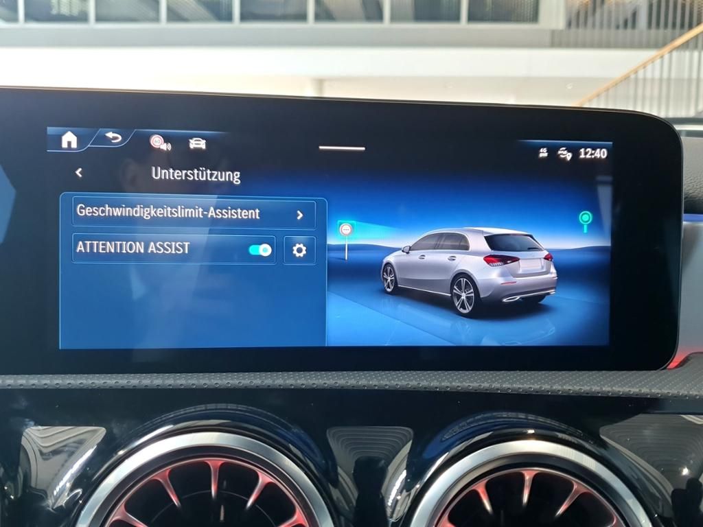 Fahrzeugabbildung Mercedes-Benz A 180 Kompaktlimousine AMG Line*Night Paket*LED