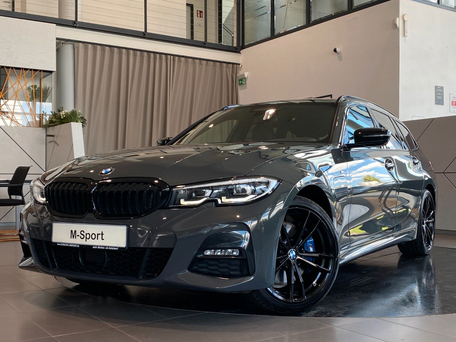 BMW 330e M-Sport CockpitProf Memory H&amp;K ACC AHK 19"
