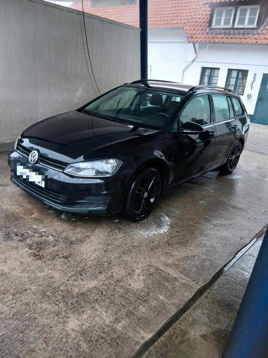 Volkswagen Golf 2015 — interior