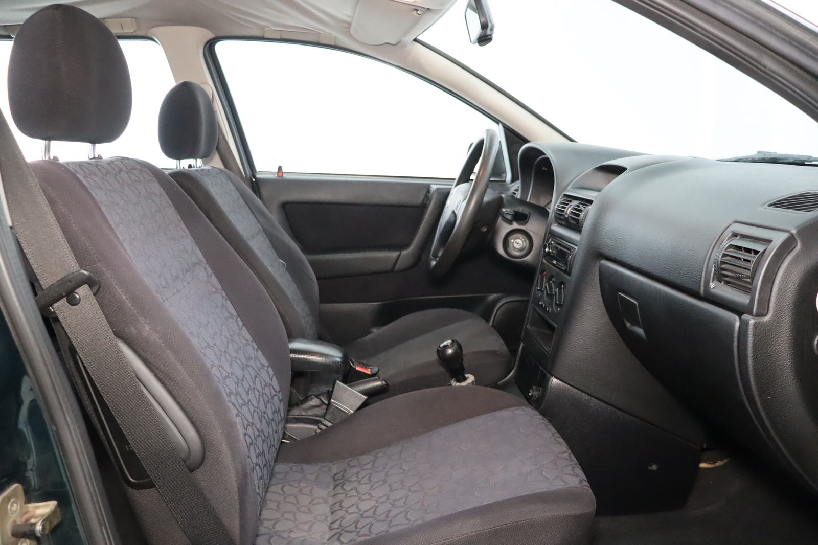 Fahrzeugabbildung Opel Astra 1.6 * AHK * Klima * HU/AU 02.2026