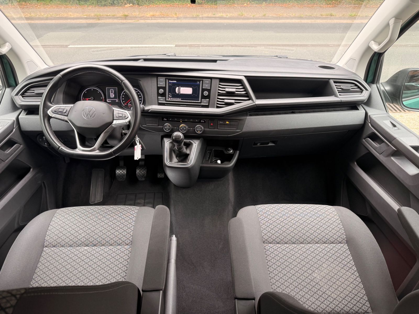Volkswagen T6.1 Multivan 2,0 TDI FWD Family SZH Kamera AHK foto 10
