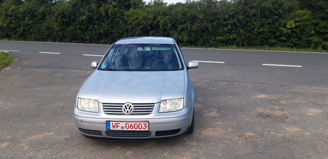 Volkswagen Bora 2.0L Trendline-Klima-AHK-Hu neu