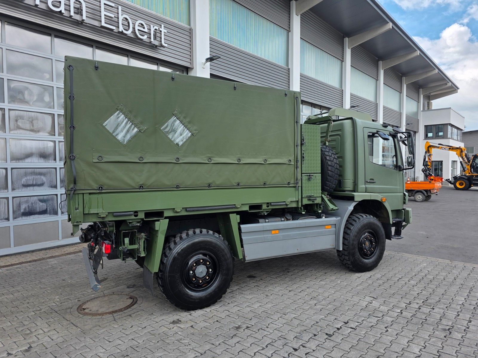 Fahrzeugabbildung Mercedes-Benz Atego 1018 A 4x4 Pritsche Plane mehrfach vorh.