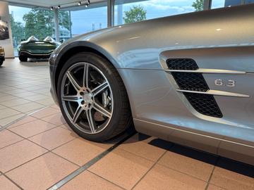صورة مصغرة 14 لـ 2011 Mercedes-BENZ SLS AMG