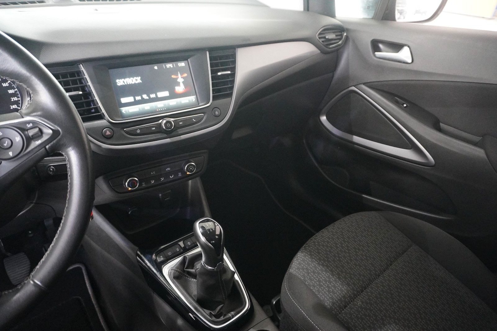 Fahrzeugabbildung Opel Crossland (X) 1.2 EDITION NAVI/LED/KAMERA/DAB+
