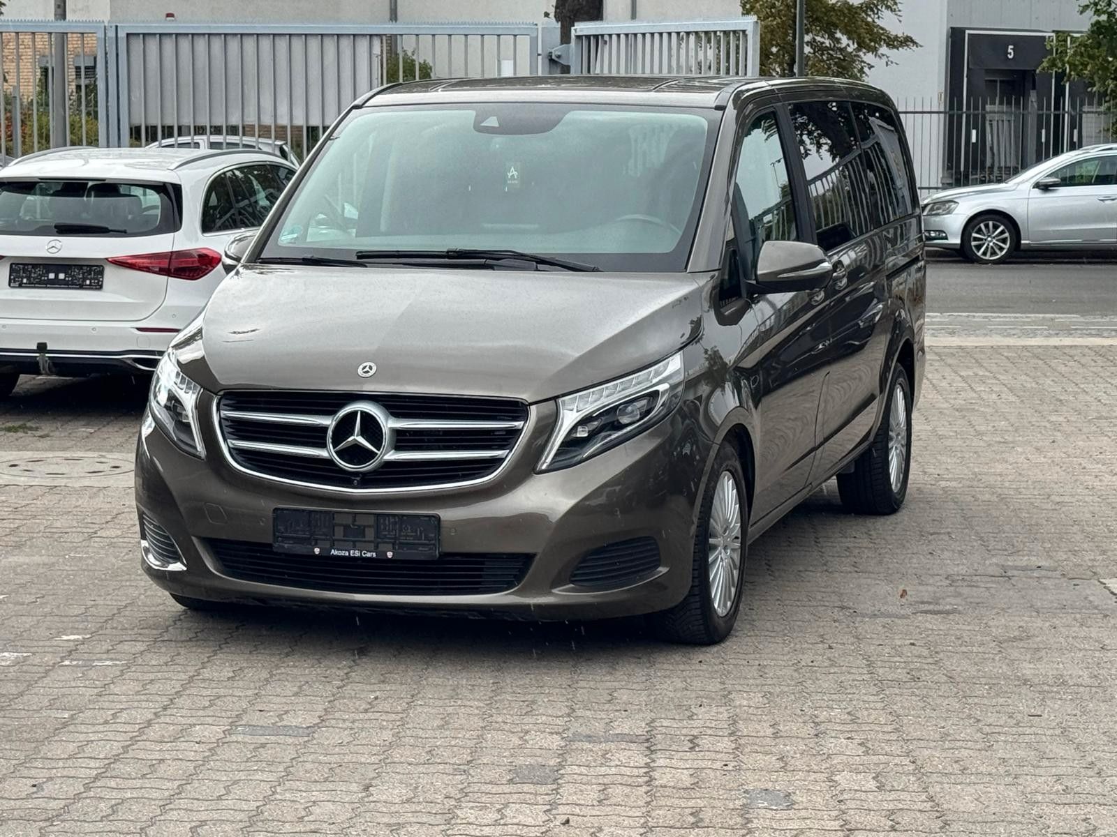 Mercedes-Benz V 220CDI Lang Avantgarde Sport 7G/360°LED/7Sitz