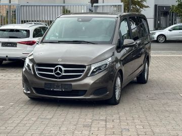Mercedes V 220 - 1