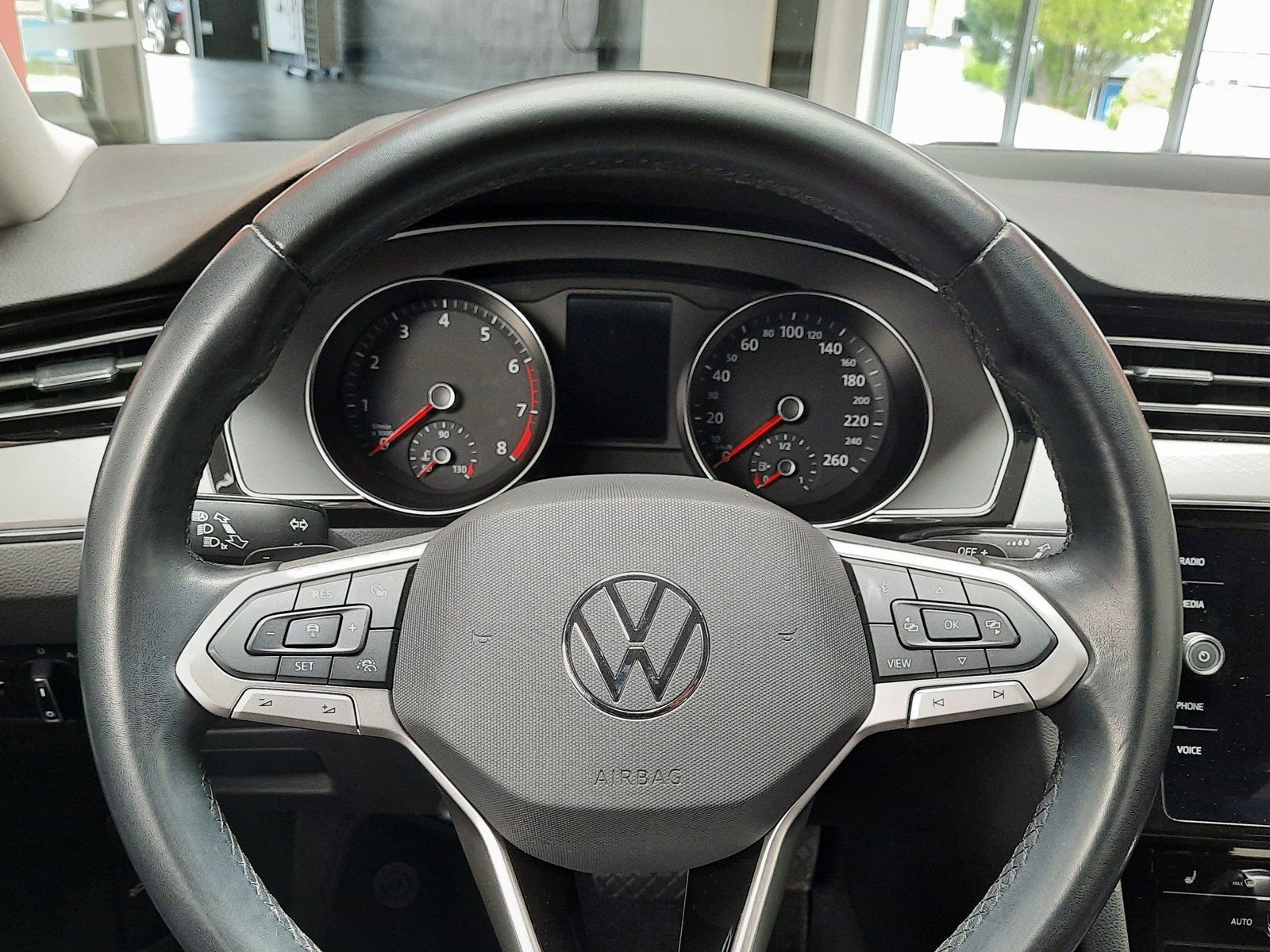 Fahrzeugabbildung Volkswagen Passat Variant Business TSI DSG *AHK*Cam*Navi*
