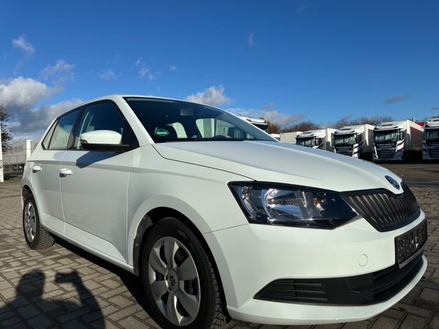 Skoda Fabia Active  1 Hand / Scheckheft