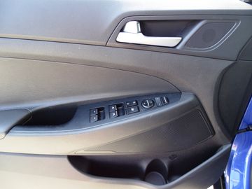 Hyundai Tucson 1.6CRDi 4x4 AUT.-NAVI-AHK-MOTOR DEFEKT-