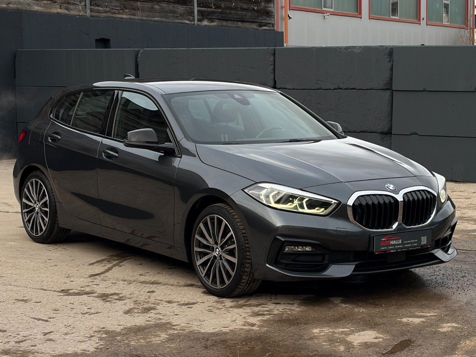 Fahrzeugabbildung BMW 120i Aut. Sport Line Shad HIFI CarPlay AHK SHZ