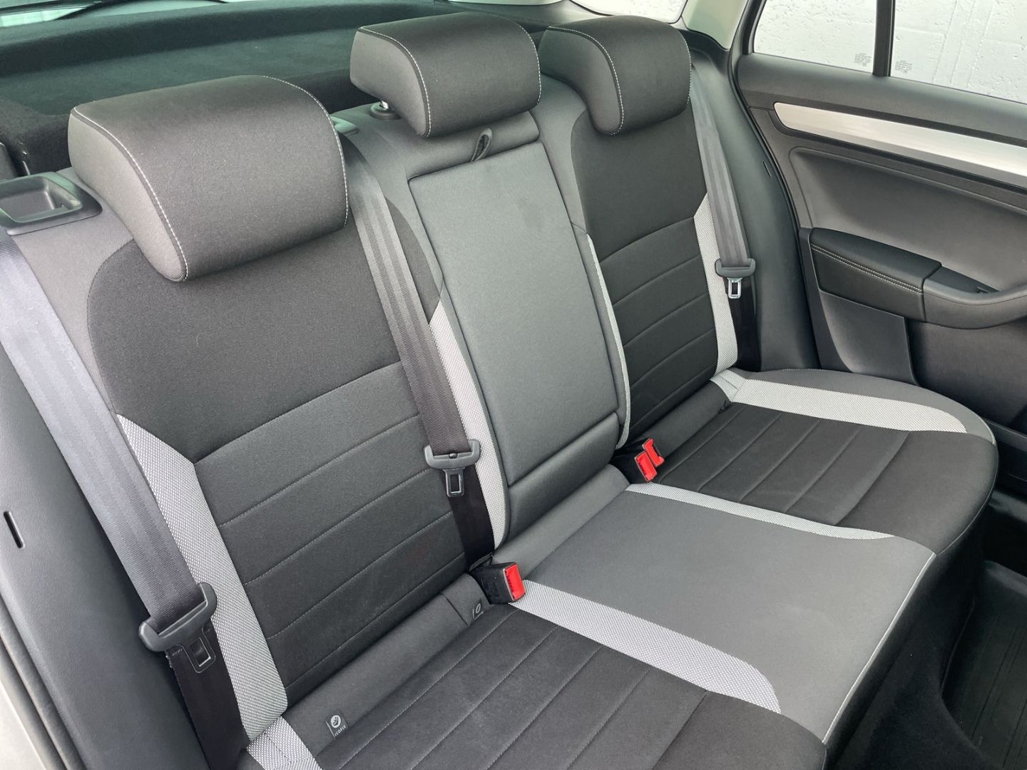 Rapid Spaceback 1.4 TSI DSG Ambition AHK/Pano/Xe