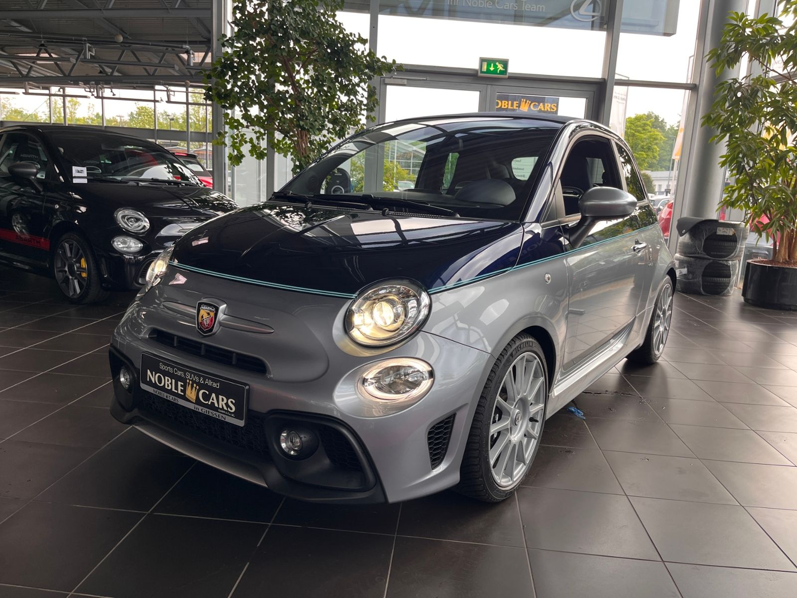 Fahrzeugabbildung Abarth 695C Rivale  Mahagoni LEDER Sitzheizung