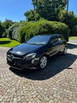 Mercedes-Benz Mercedes A160 AMG Sport *LED*LEDER*PDC* - Mercedes-Benz A 160 in Mainz