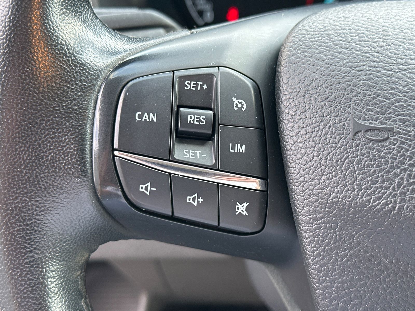 Fahrzeugabbildung Ford Transit Custom 300 L2 NAV+KLIMA+PDC+SHZ+CARPLAY