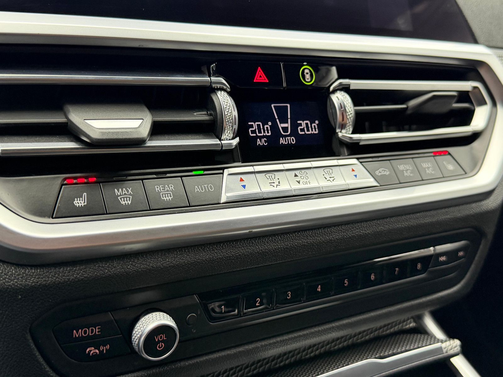 Fahrzeugabbildung BMW 320d xDrive M-SPORT/STZHG/AHK/DRIVING ASS+/DISPL