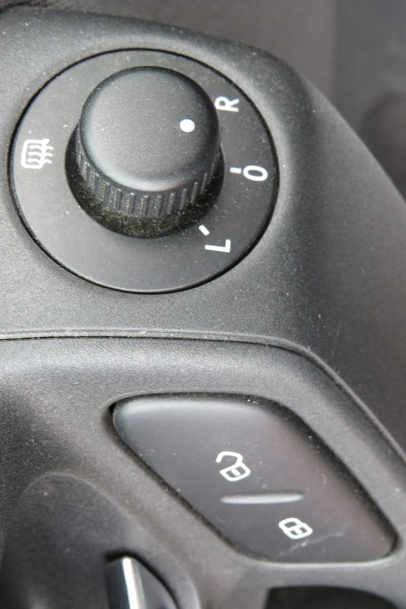 Fahrzeugabbildung Volkswagen Polo V Comfortline KLIMA RADIO SCHECKHEFT