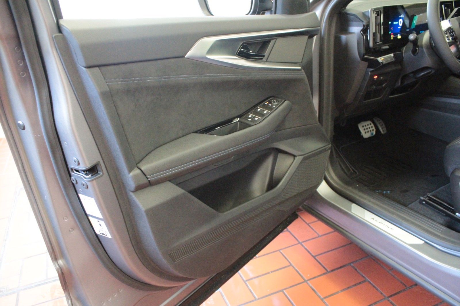 Fahrzeugabbildung Renault Espace E-Tech Full Hybrid 200 Esprit Alpine 5 S.
