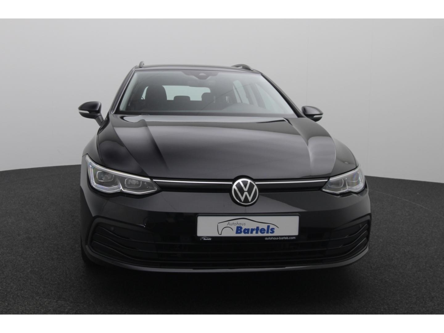 Volkswagen Golf VIII Variant Life AHK SHZ ACC