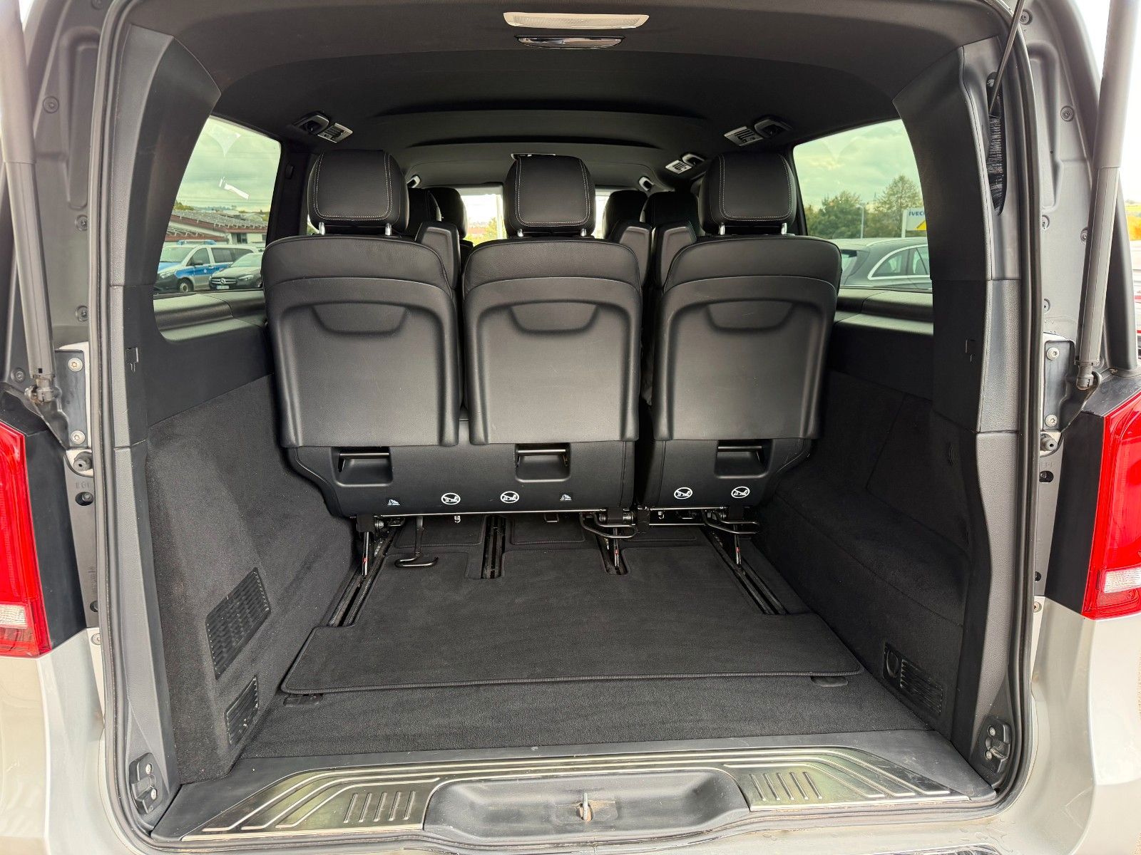 Fahrzeugabbildung Mercedes-Benz V 250 d AVANTGARDE ED AMG DISTRONIC Sitzklima