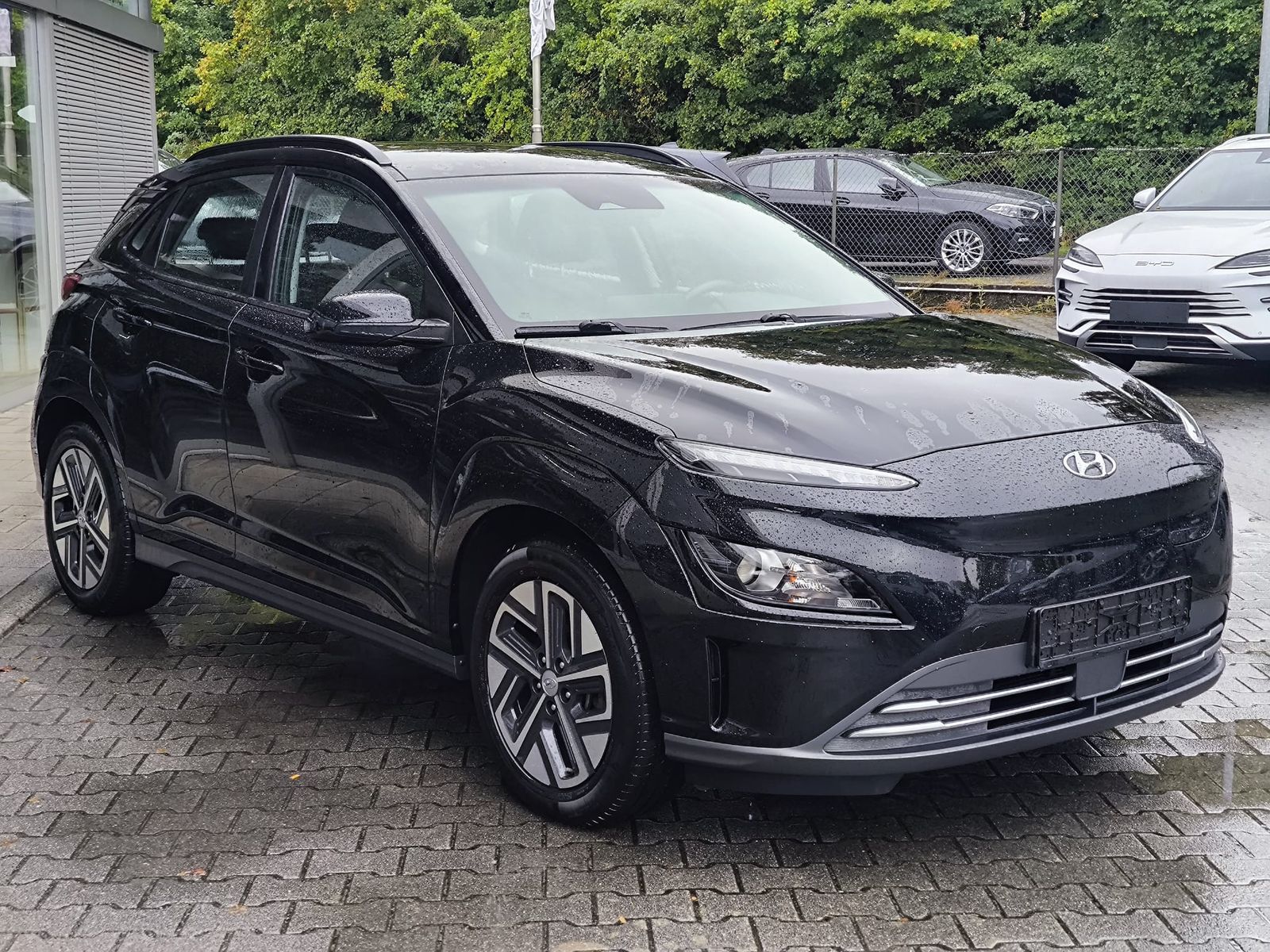 Fahrzeugabbildung Hyundai Kona EV Select WERKSGA+LED+SHZ+KAMER+ACC+AHK+DAB