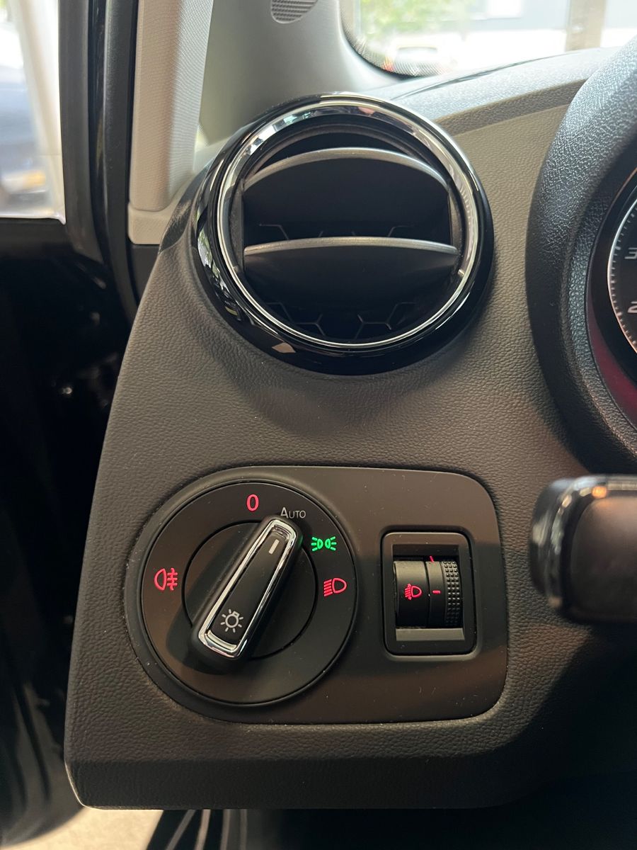 Fahrzeugabbildung SEAT Ibiza Style *NAVI * SITZHEIZUNG *KLIMAAUTOMATIK*