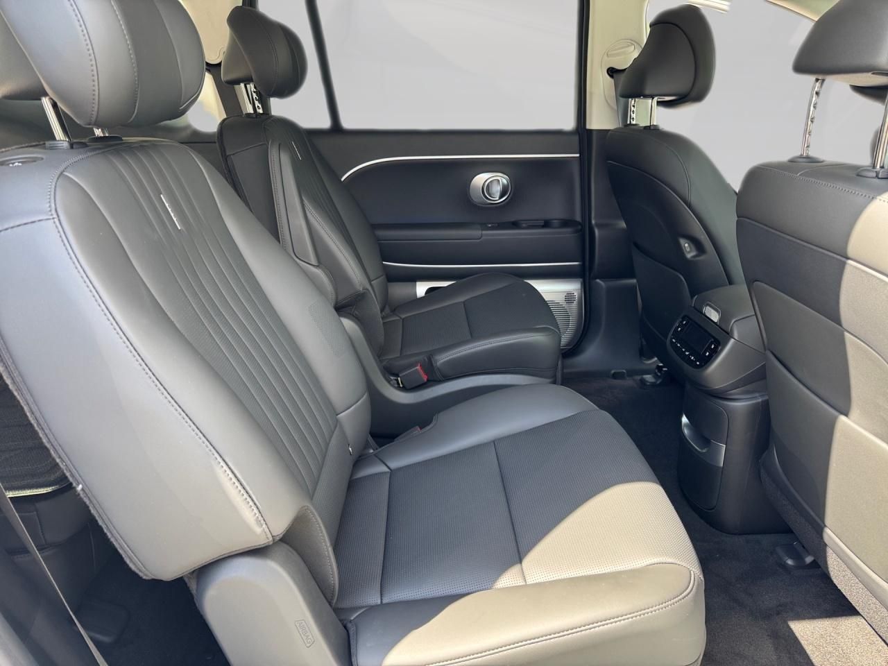 Fahrzeugabbildung Hyundai IONIQ 9 UNIQ *Pano*Relax-Paket* 2xKlima 360 ACC