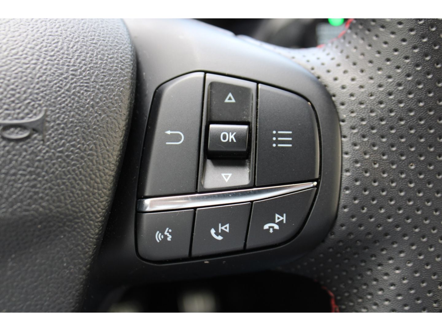 Fahrzeugabbildung Ford Puma 1.0 EcoBoost ST-Line LED Navi GRA Winter-P.