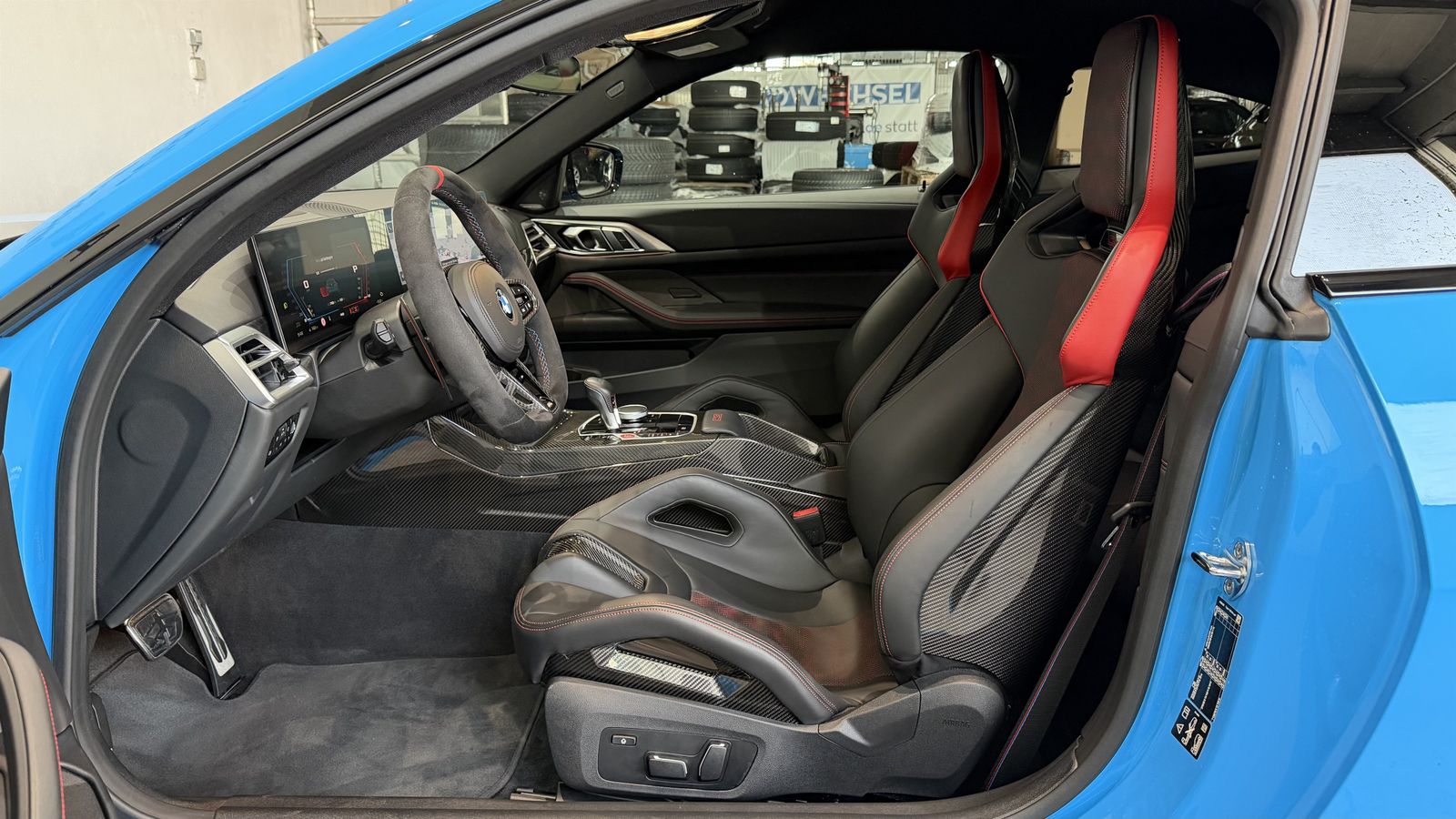 Fahrzeugeinzelansicht 10 Fahrzeugabbildung BMW M4 CS |M Carbon Schalensitze |HK Surround |M Dri