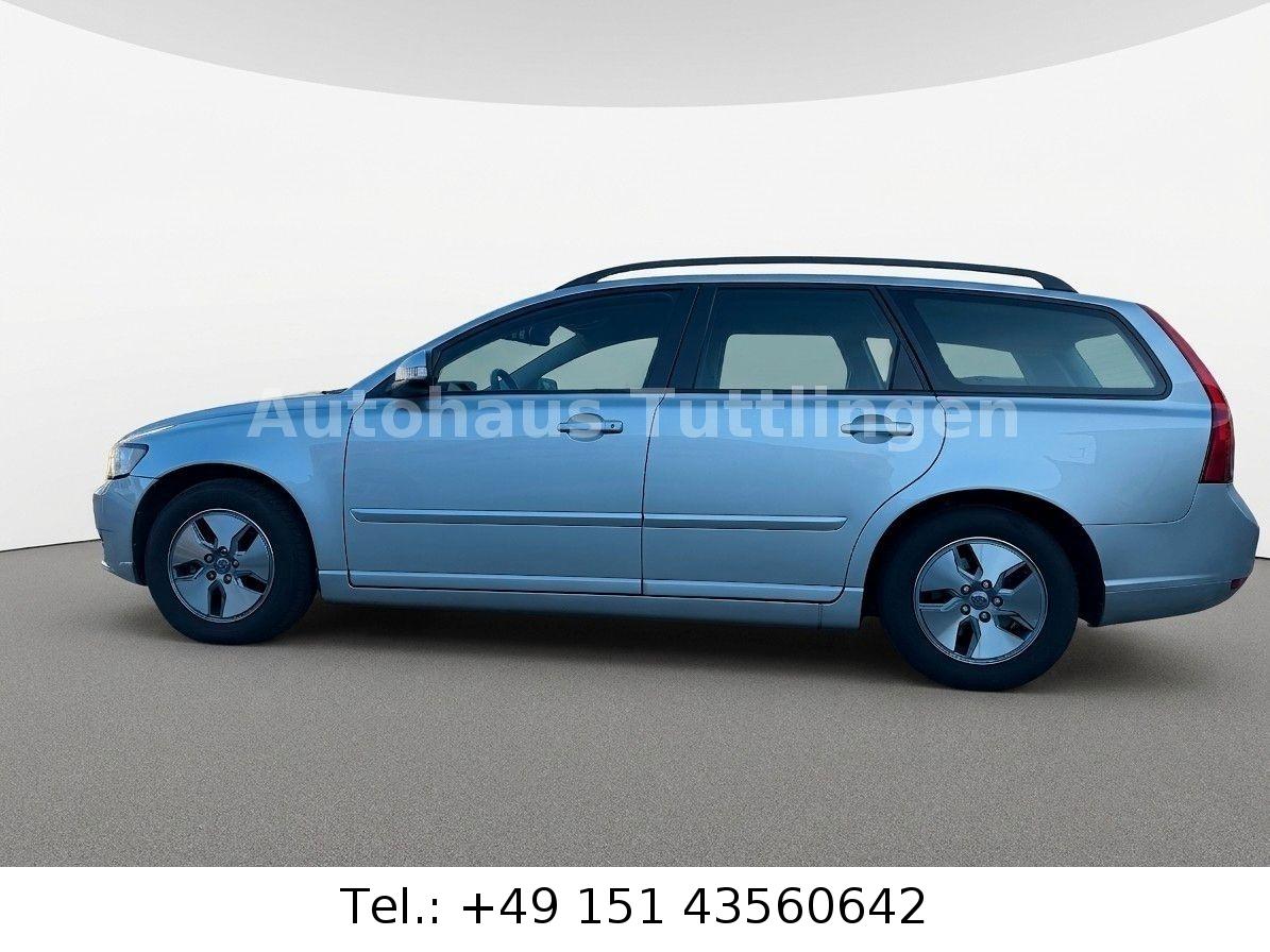 Volvo V50 2011 — rear view