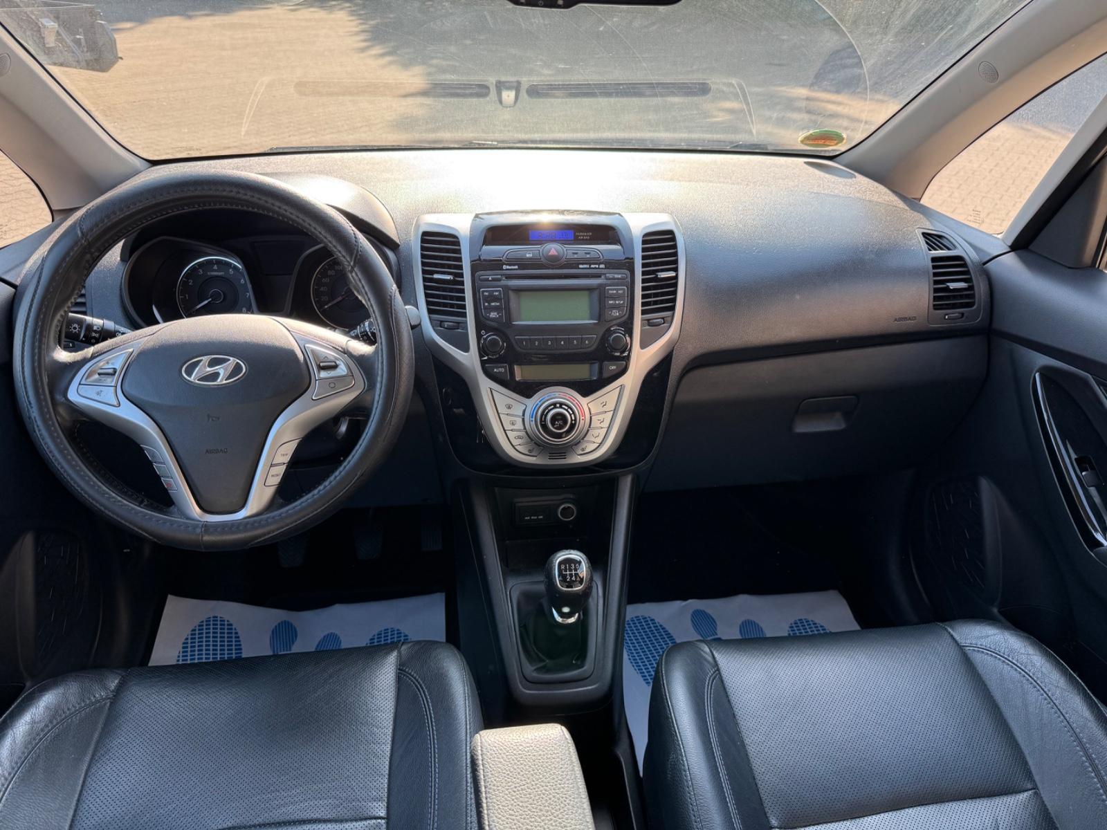 Hyundai ix20 2011 — photo 16