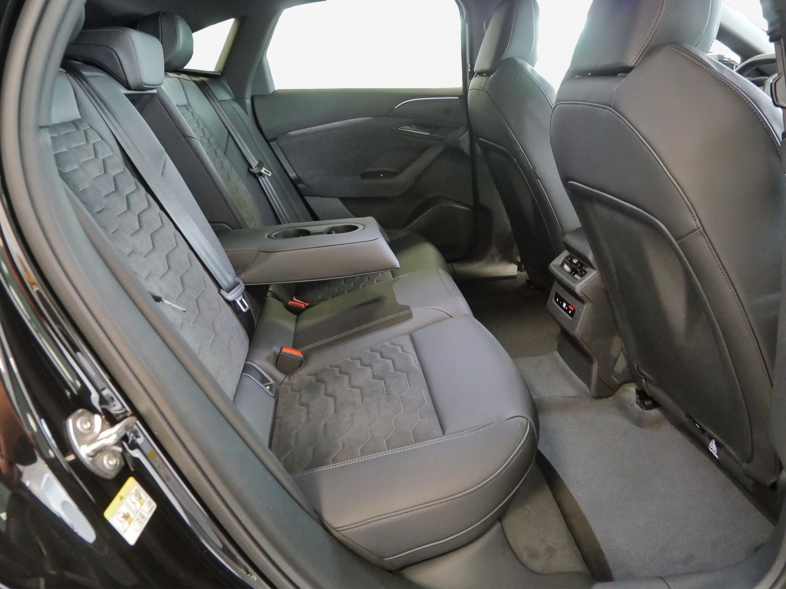 Audi A6 e-tron - Bild 17