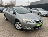 Opel Astra J Lim*Design*PDC*Sitzheiz*1Hand*S-HeftVoll