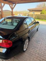 BMW !!!SAMMLERSTÜCK!!! BMW E90 325i-N52 Motor LEDER  - BMW 325 mit Benzin-Antrieb: Limousine