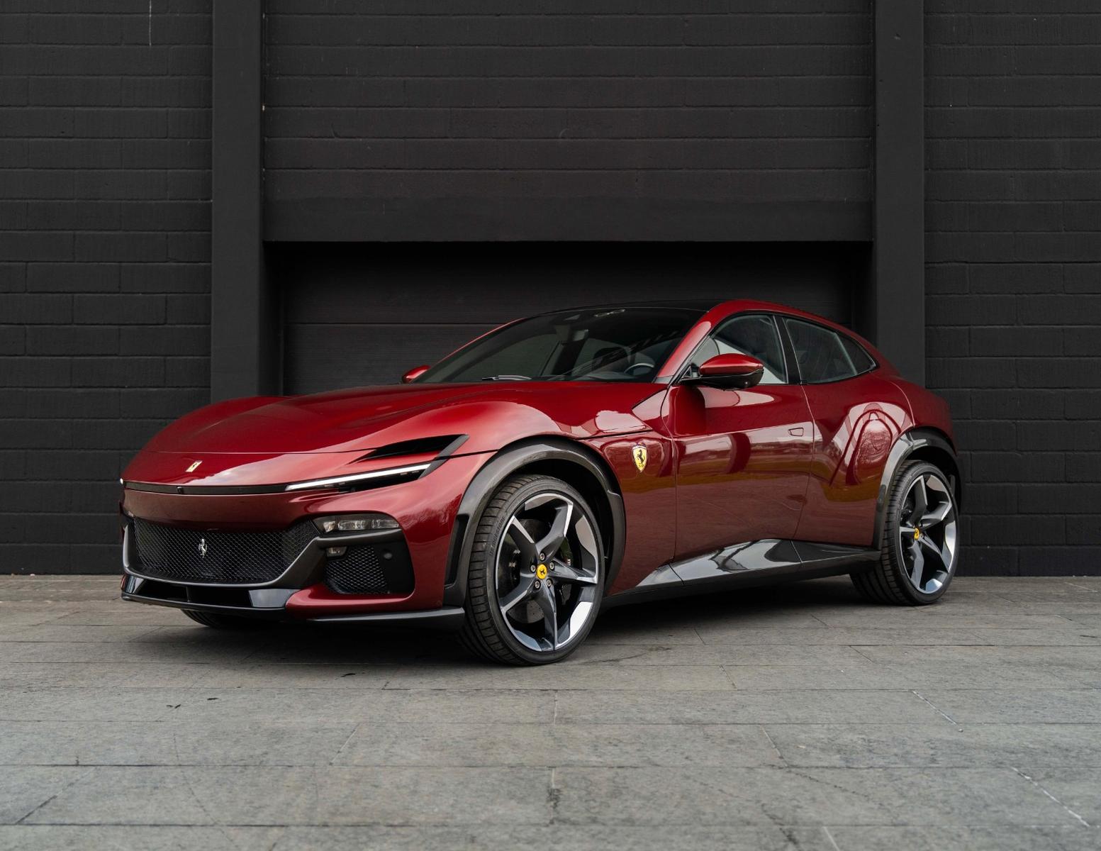 Ferrari Purosangue *LIFT*CARBON*SPECIAL COLOUR*PANO