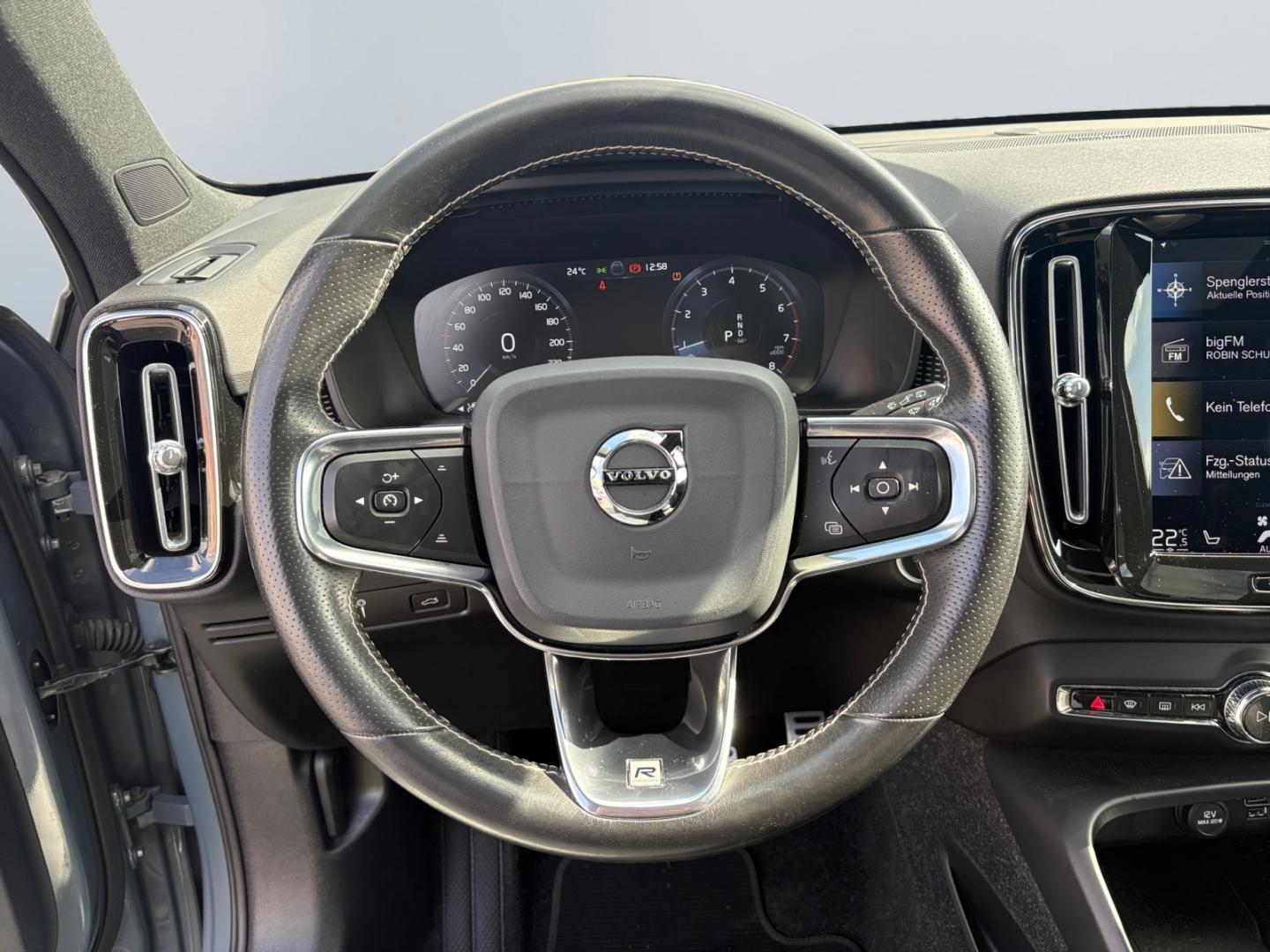 Volvo XC40 R Design*Business*S-Dach*Xenium*Winter*Inte