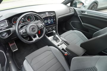 Volkswagen Golf - 11