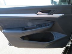 VW Golf VIII Variant 2.0 TDI Life DSG LED Navi Ahk VW Golf VIII Variant 2.0 TDI Life DSG LED Navi Ahk