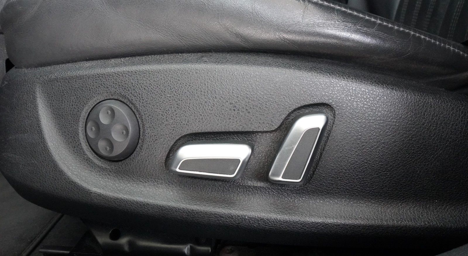 Fahrzeugabbildung Audi A6 Avant 3.0 TDI quattro *Headup*Bose*