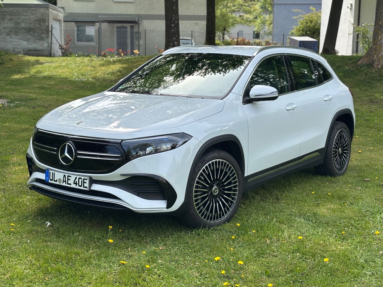MERCEDES-BENZ EQA 300 4MATIC -