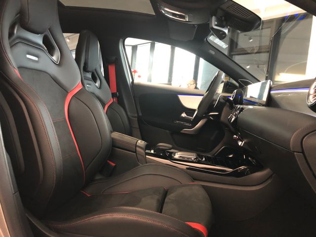 Fahrzeugabbildung Mercedes-Benz A 45 S AMG 4M Night/Burmester/Multibeam/Pano