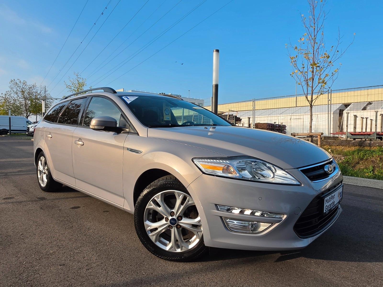 Ford Mondeo 2011 — interior