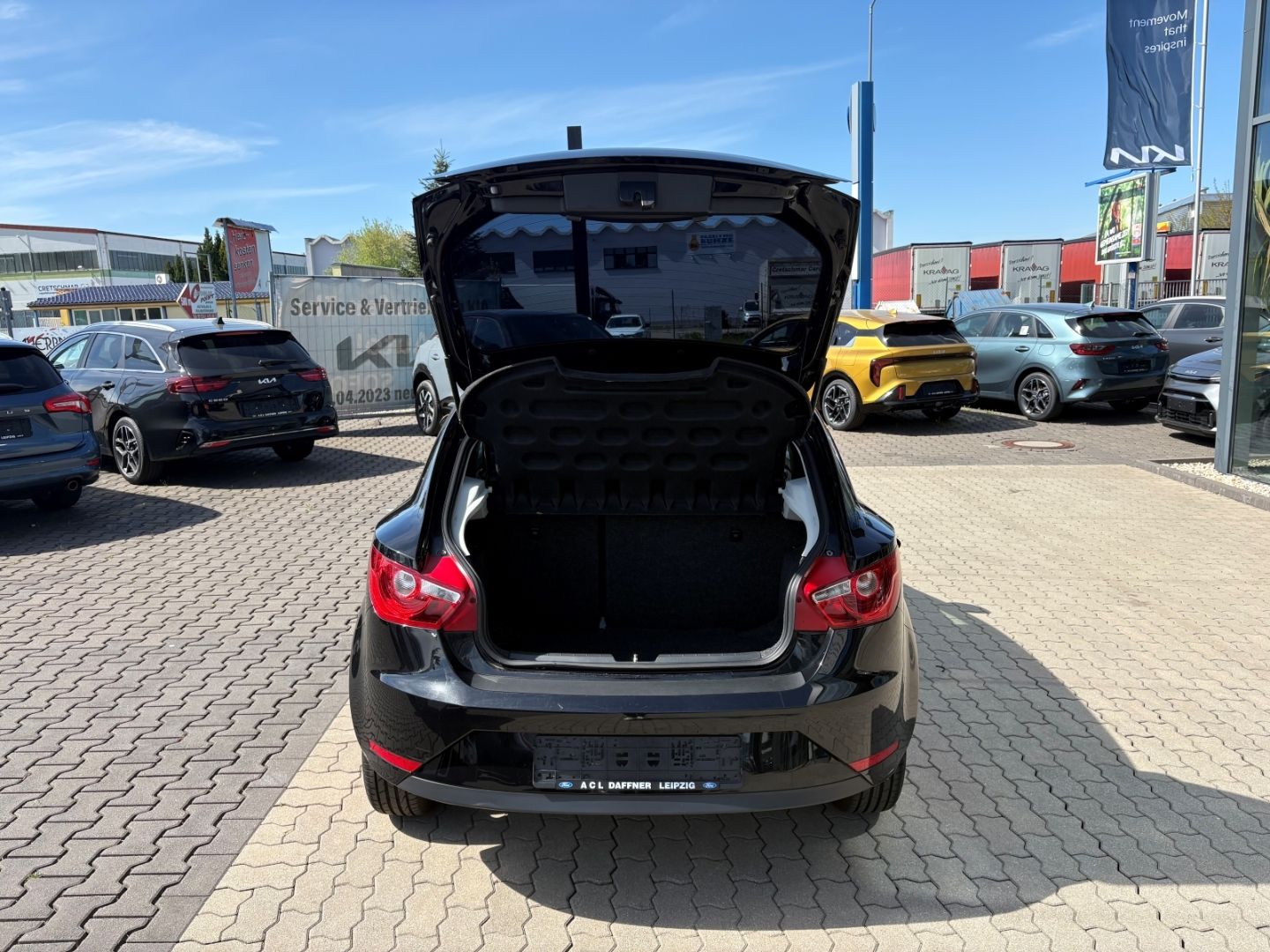 Fahrzeugabbildung SEAT Ibiza SC Stylance Style 8fach bereift Sitzheizun