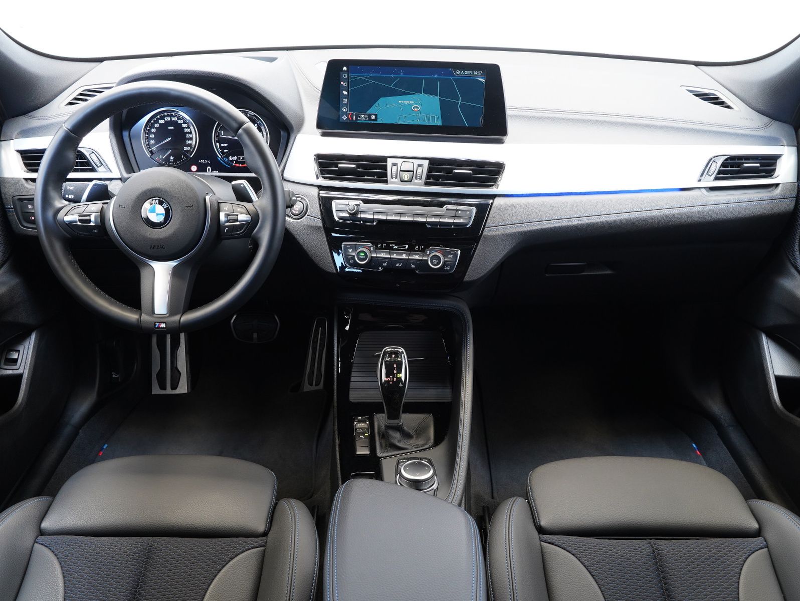 Fahrzeugabbildung BMW X2 sDrive 20 i M Sport LED/HEADUP/KEYLESS/KAMERA