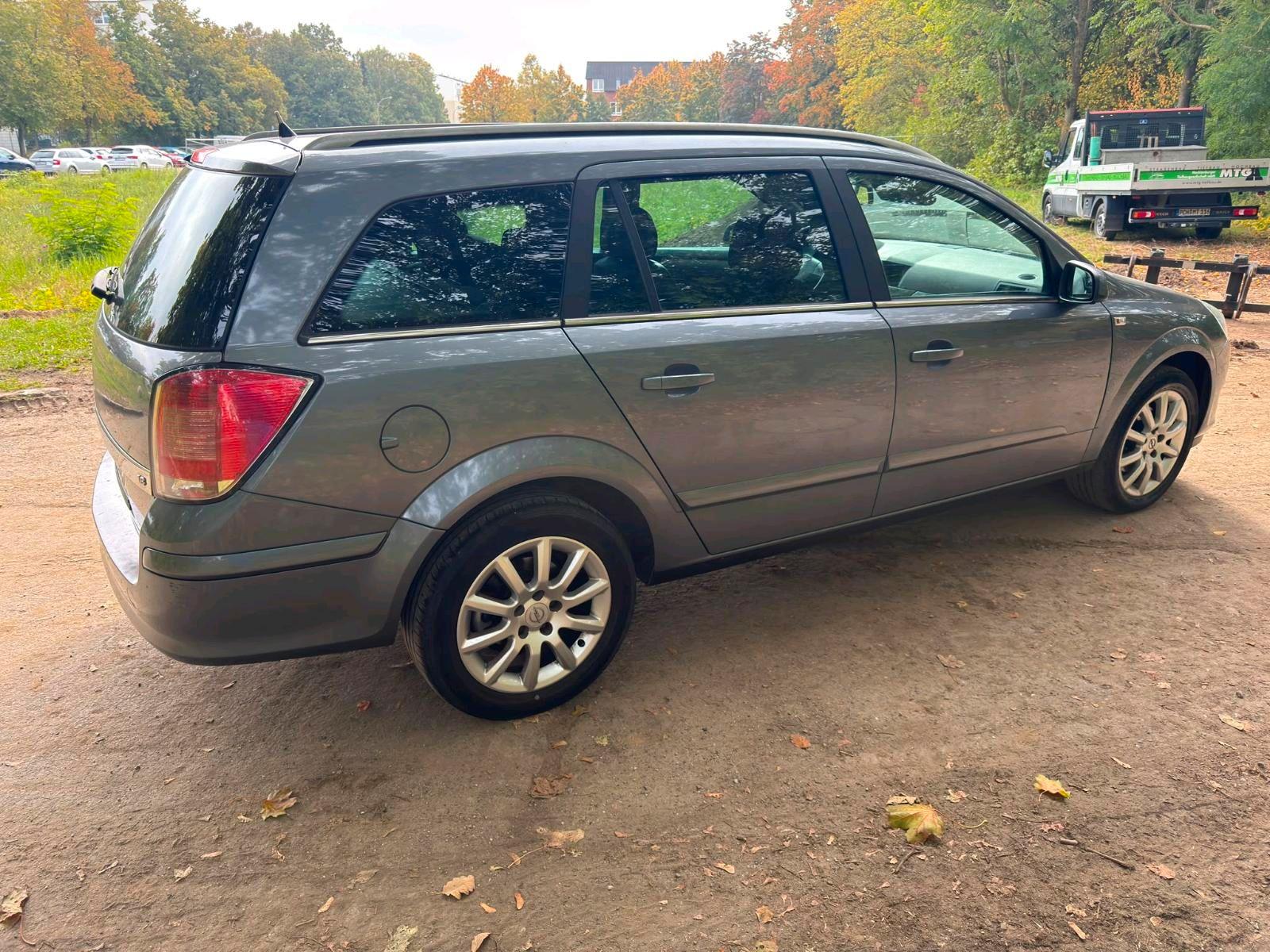 Opel Astra 2005 — photo 8